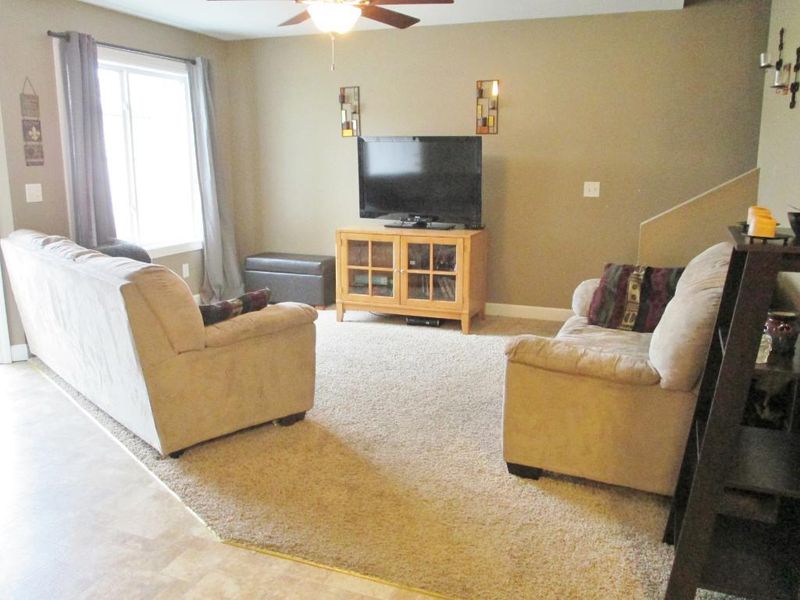 1412 Baldwin Ave N, Glencoe, MN 55336