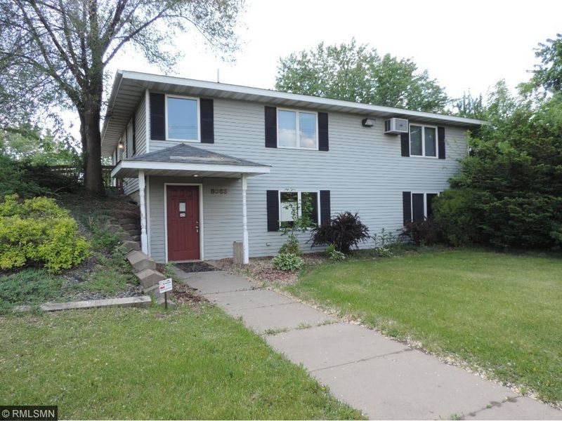 8063 Hadley Ave S, Cottage Grove, MN 55016