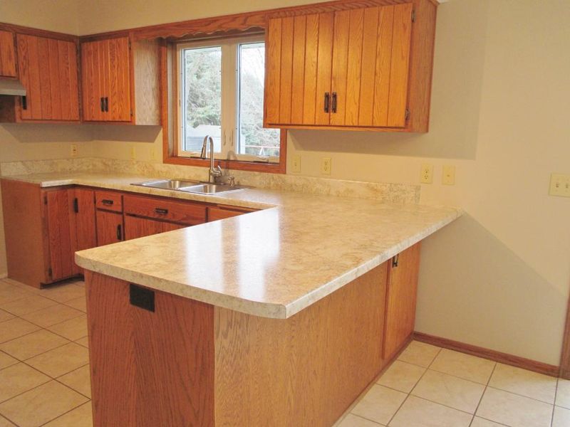 16325 220th St, Hutchinson, MN 55350