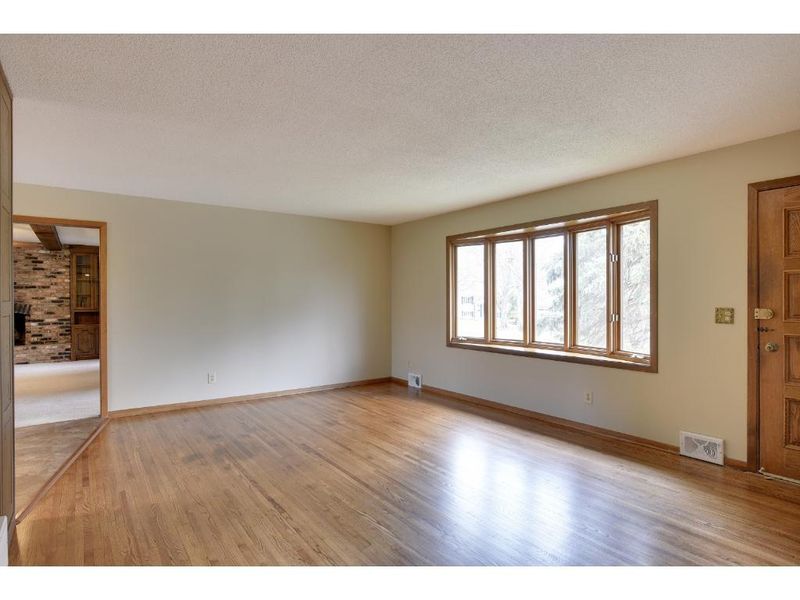 8017 34th Pl N, Crystal, MN 55427