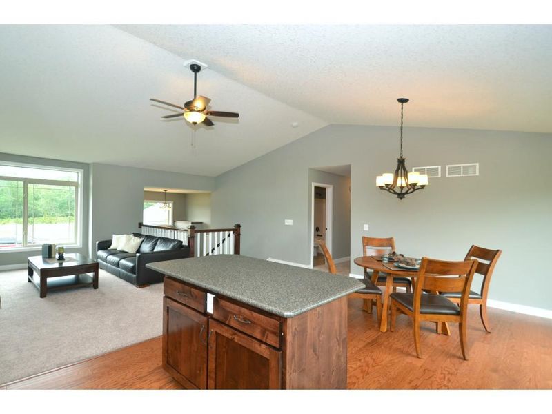 8655 Preserve Blvd N, Chisago City, MN 55013