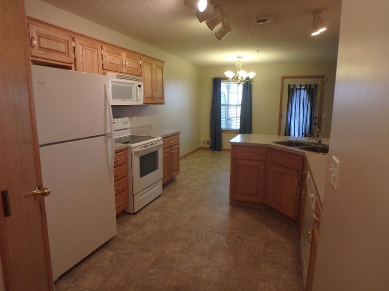 833 Winsome Way, Isanti, MN 55040