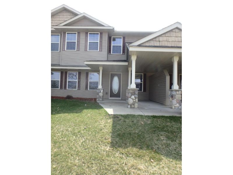 833 Winsome Way, Isanti, MN 55040