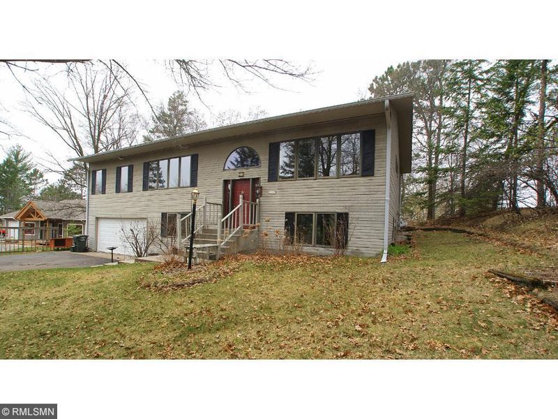 202 Ridge Dr, Brainerd, MN 56401