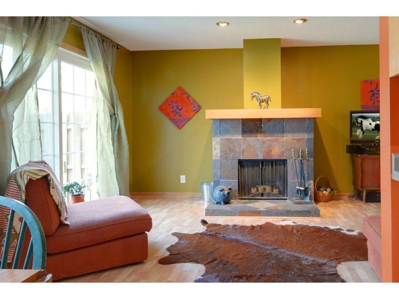 1646 River Bluff Ct, Eagan, MN 55121