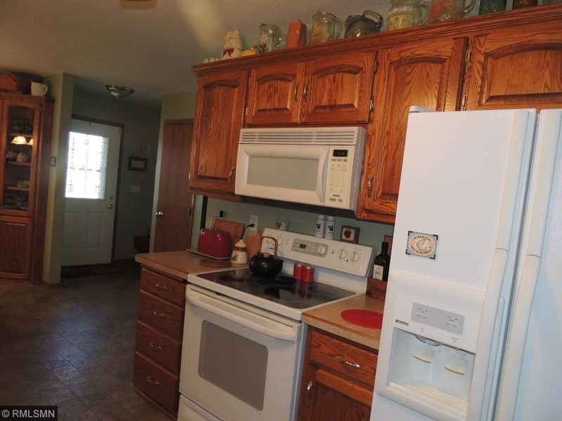 417 Sundown Dr, Avon, MN 56310