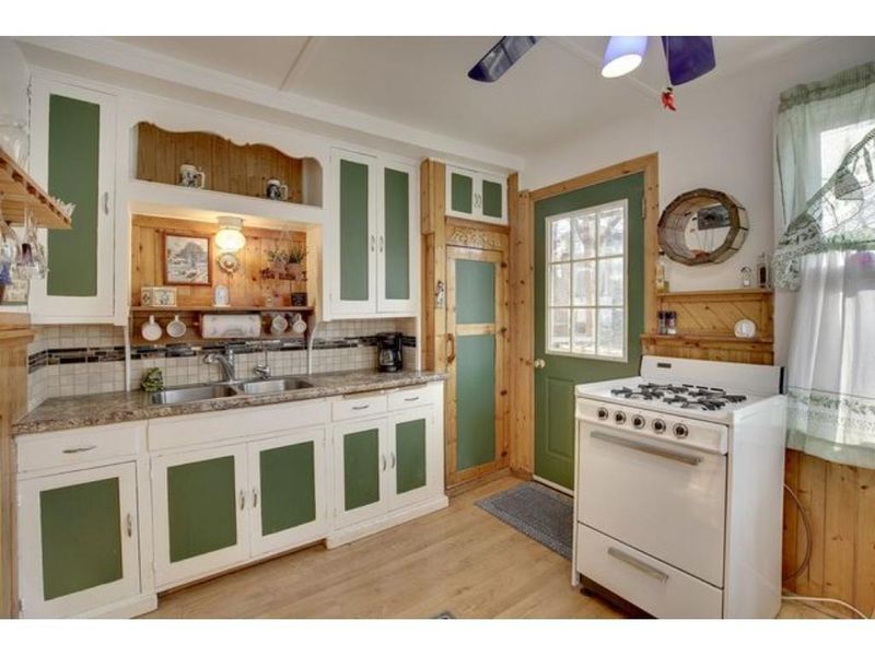 1712 Eagle Ln, Mound, MN 55364
