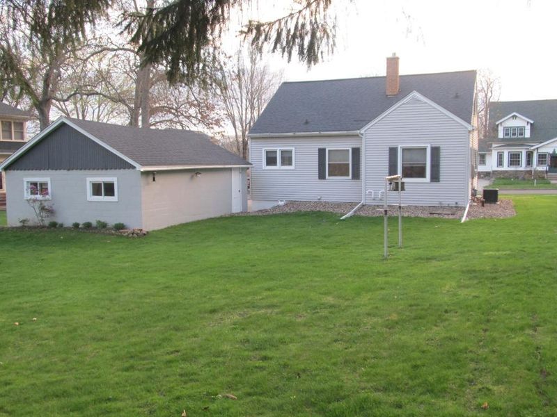 609 2nd Ave W, Durand, WI 54736