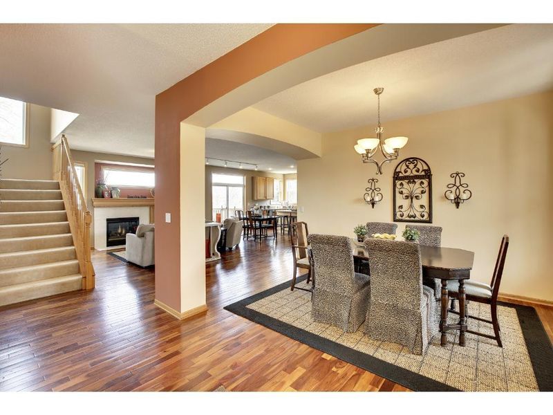 9128 Springfield Dr, Chanhassen, MN 55317