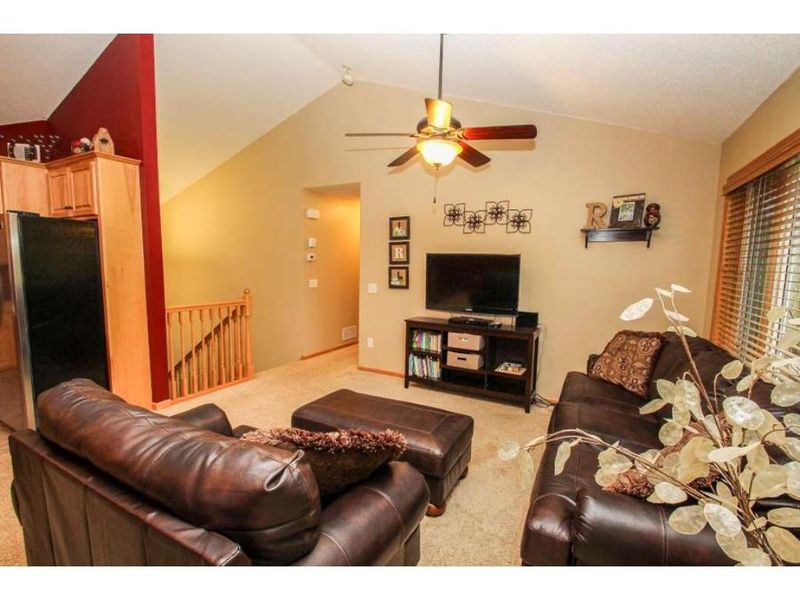 2711 93rd Ave NE, Blaine, MN 55449