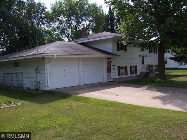 317 King St N, Backus, MN 56435