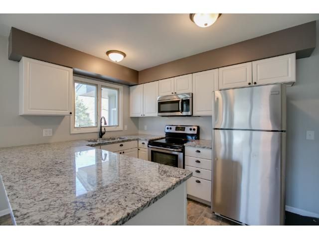 1963 Barclay St, Maplewood, MN 55109