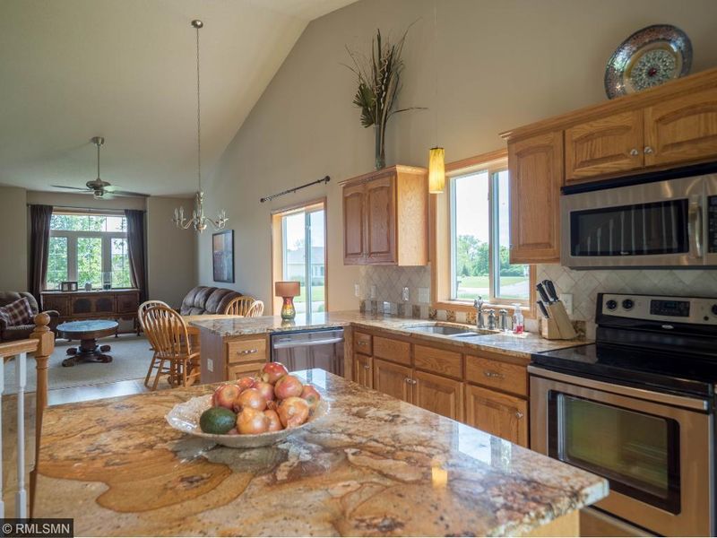 9007 Cheyenne Cir, Waverly, MN 55390