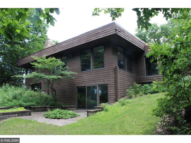 624 Park View Ct, North Mankato, MN 56003