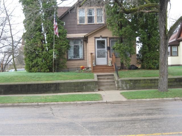315 6th St NE, Staples, MN 56479