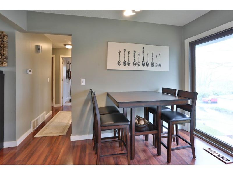 1605 Flag Ave N, Golden Valley, MN 55427