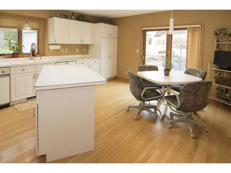 1114 Anderson Ln, White Bear Twp, MN 55127