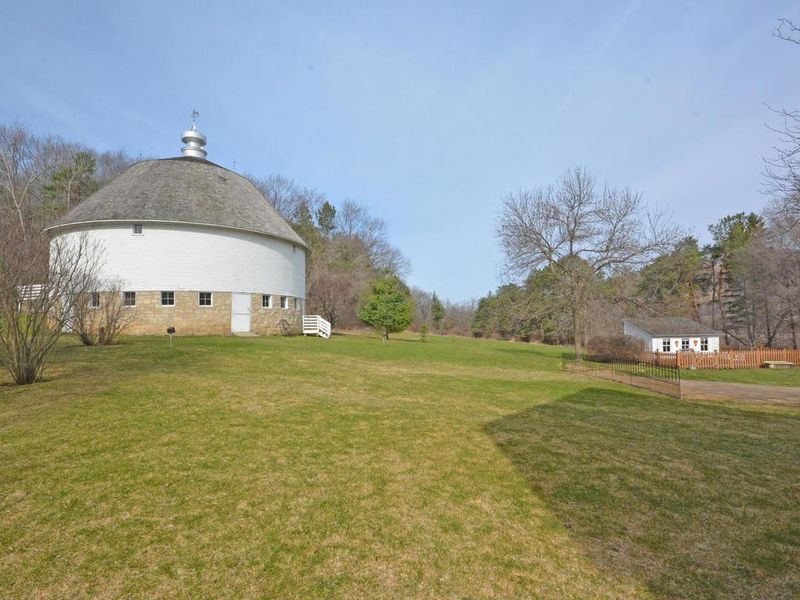 28650 Wildwood Ln, Red Wing, MN 55066