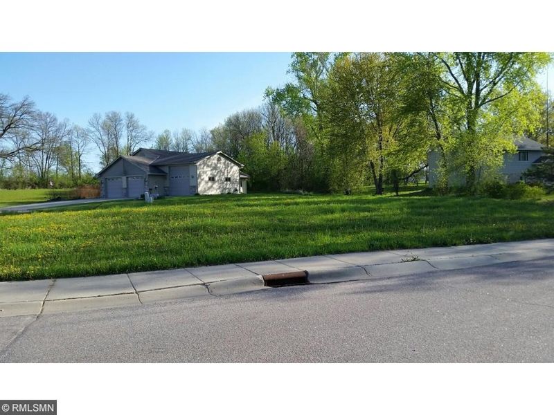 800 Macalester Ct, Albany, MN 56307