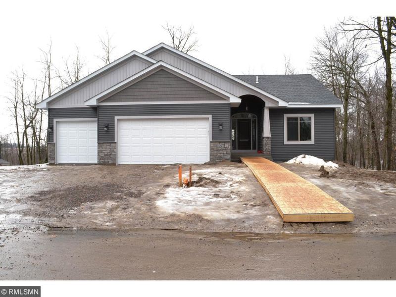 31431 Marvin Ave, Lindstrom, MN 55045