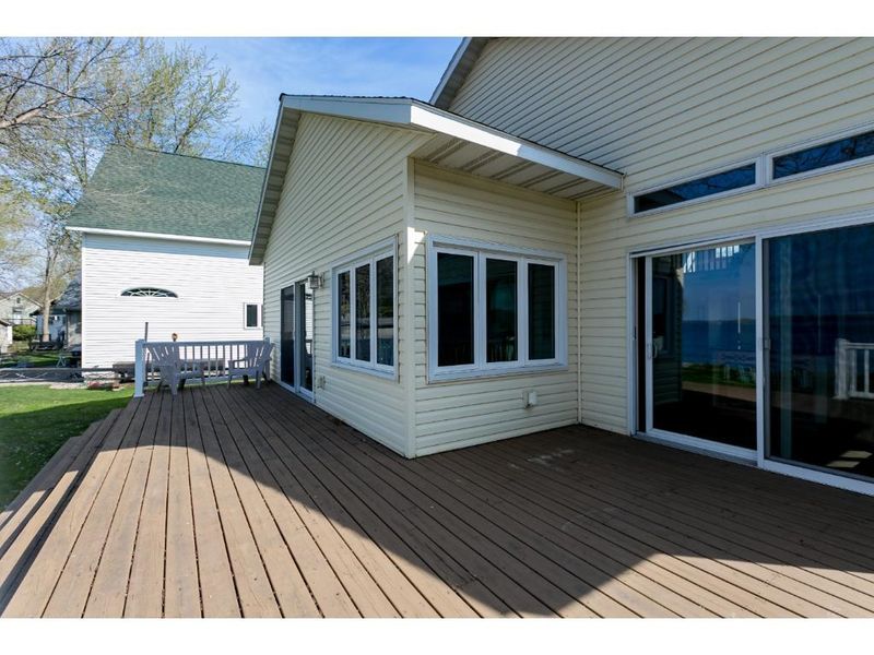941 Reed St N, Waterville, MN 56096