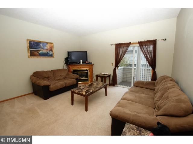 8628 Savanna Oaks Bay #D, Woodbury, MN 55125