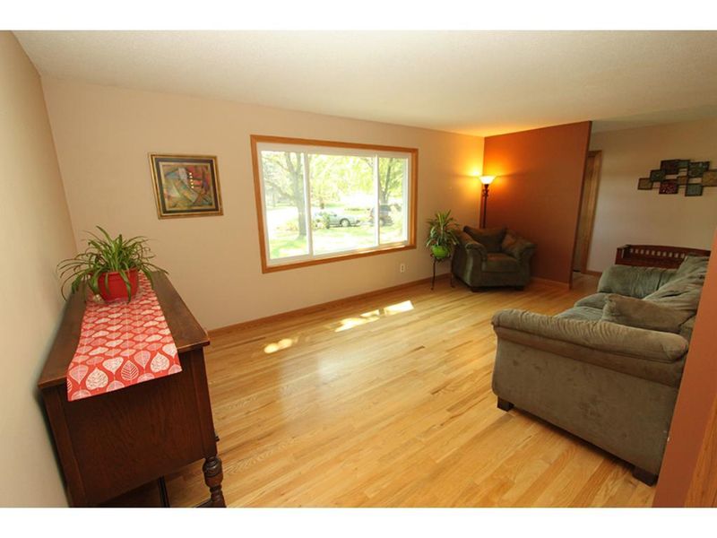 12360 Pineview Trl, Dayton, MN 55327