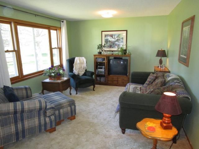 932 1st St NE, Menahga, MN 56464