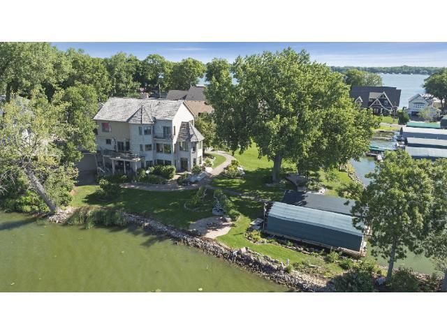 2043 Lakeside Ln, Mound, MN 55364