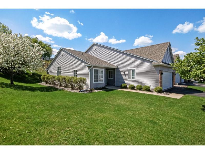 1862 Merlot Curve, Eagan, MN 55122