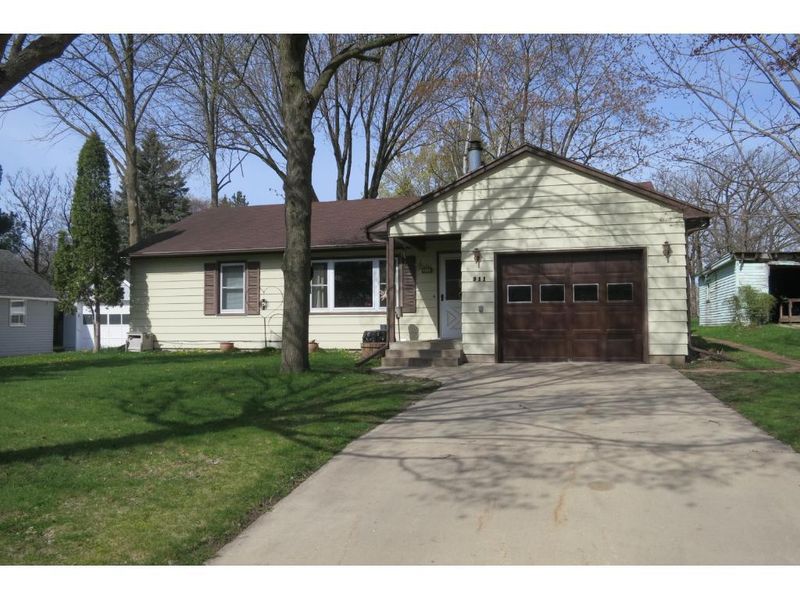 311 8th St SE, Long Prairie, MN 56347