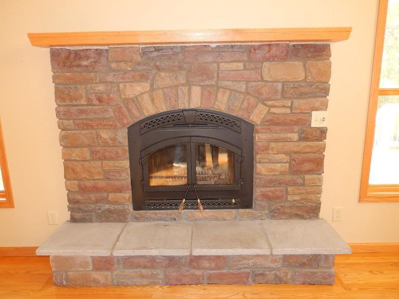 450 Roosevelt Dr, Dresser, WI 54009
