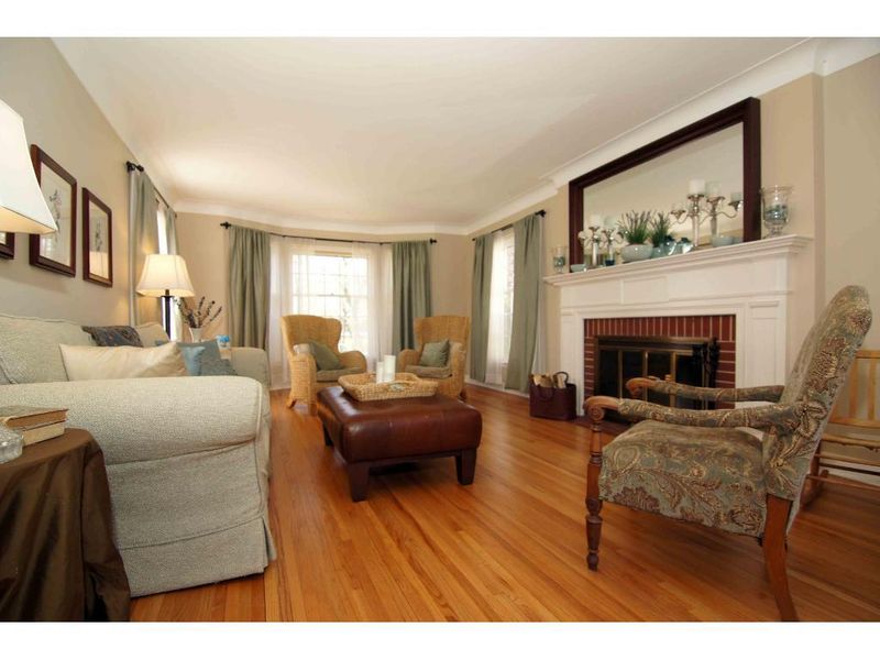 388 Lexington Pw S, Saint Paul, MN 55105