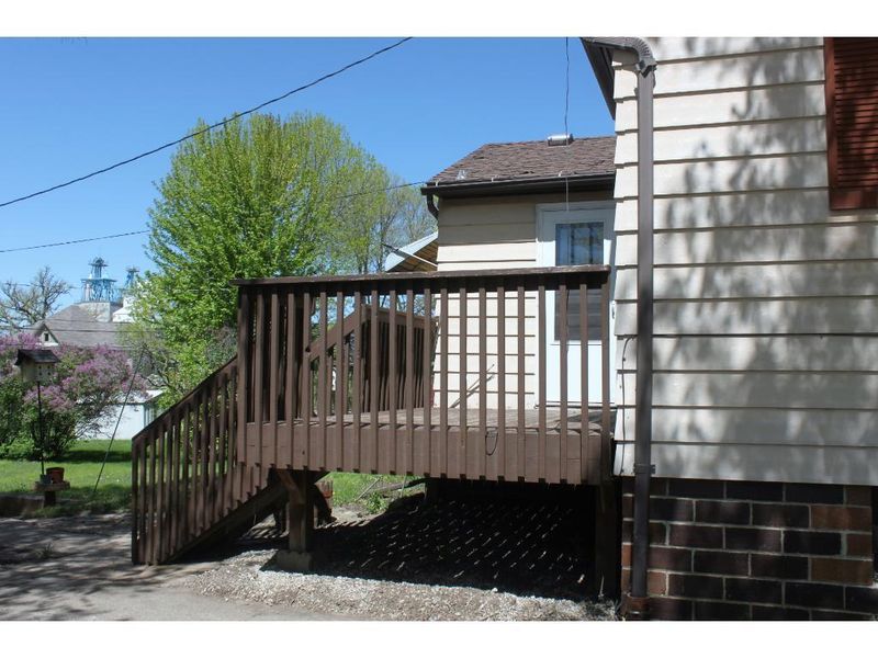 206 N 2nd St, Le Sueur, MN 56058
