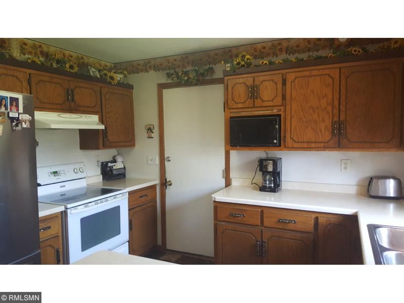 803 10th St SW, Little Falls, MN 56345