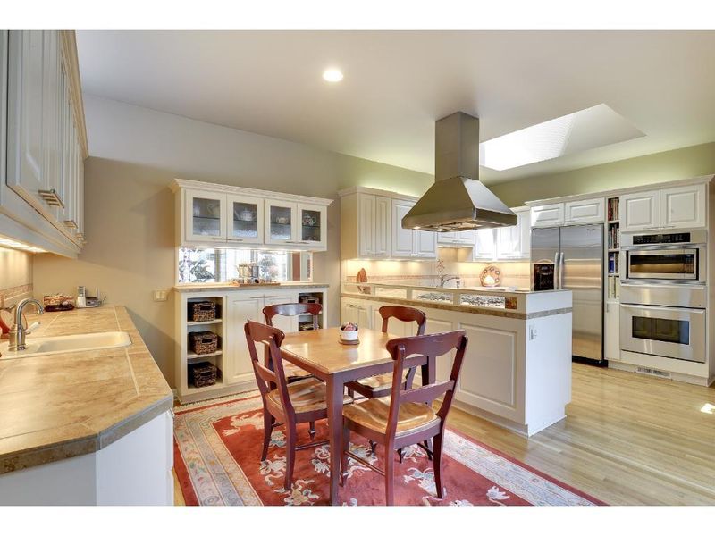 4610 Bayswater Rd, Excelsior, MN 55331