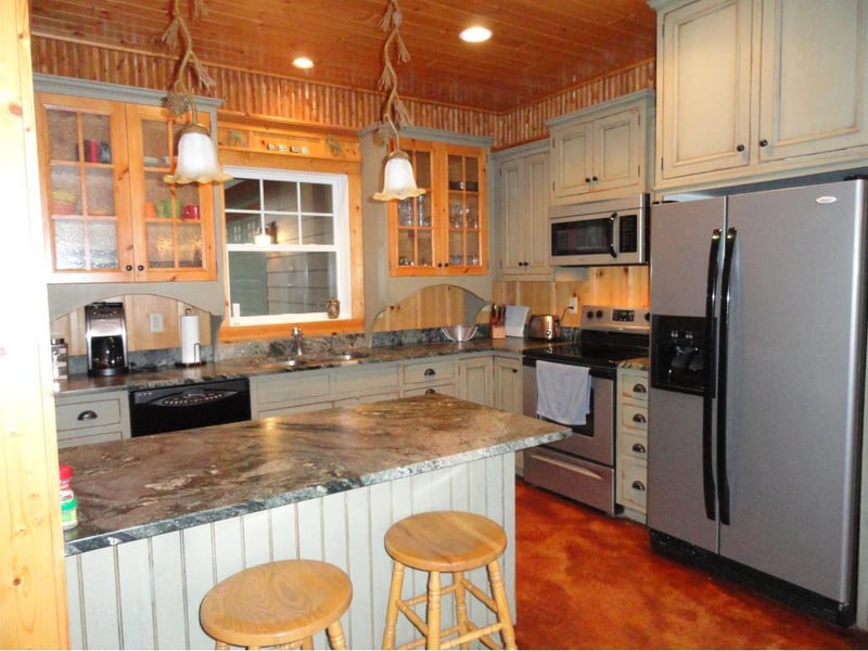 5733 Sunset Rd, Biwabik, MN 55708