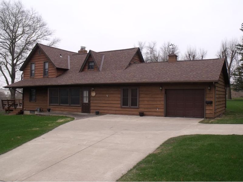 201 Trondheim Rd, Kenyon, MN 55946