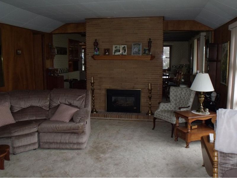 201 Trondheim Rd, Kenyon, MN 55946