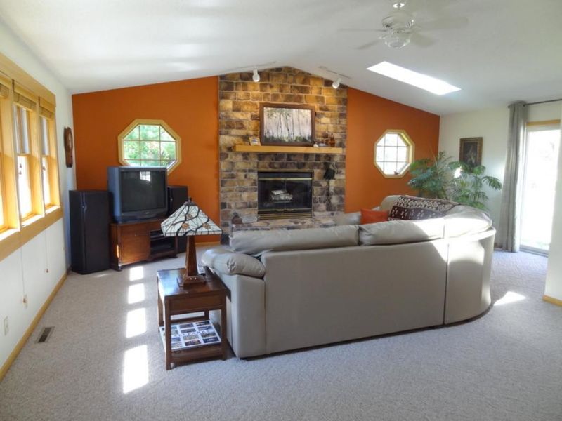 2447 Indian Way, North Saint Paul, MN 55109