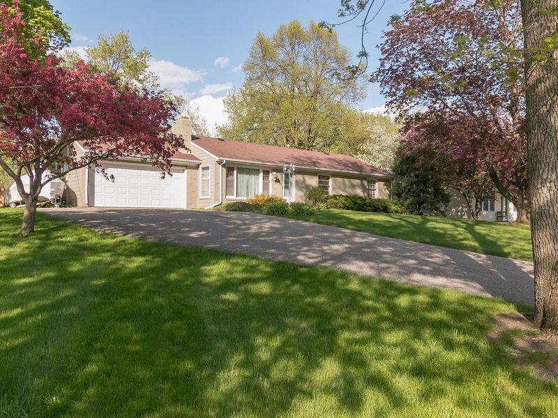 2901 Fairchild Ave, Wayzata, MN 55391