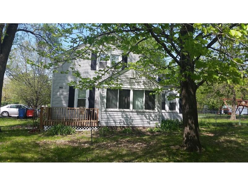 1411 County Road C E, Maplewood, MN 55109