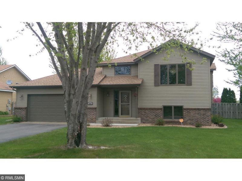 414 Bechtold Dr, Sartell, MN 56377