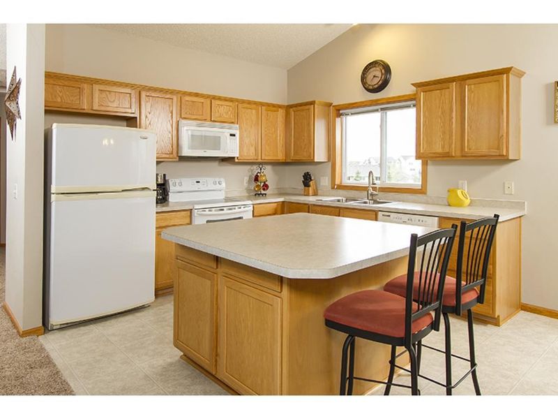 1100 Bridle Creek Dr, Jordan, MN 55352