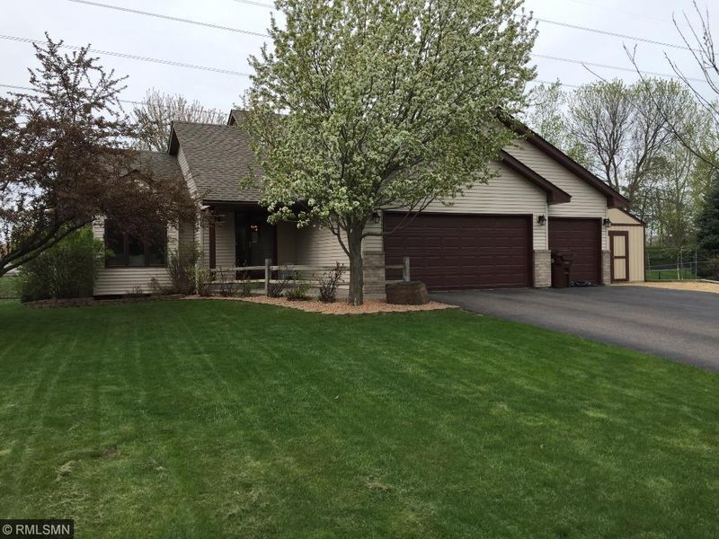 9511 78th St S, Cottage Grove, MN 55016