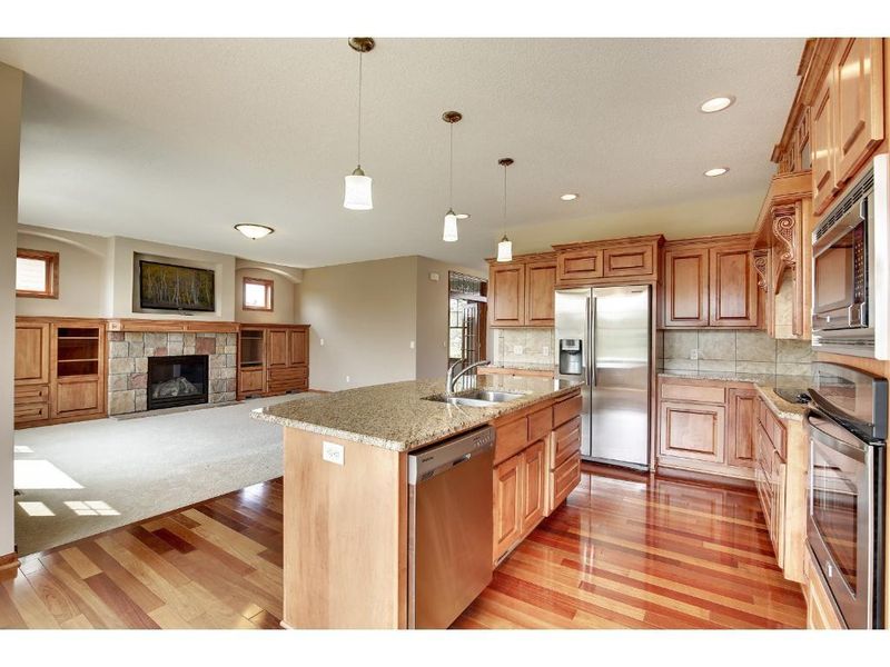 72 Monarch Way, North Oaks, MN 55127