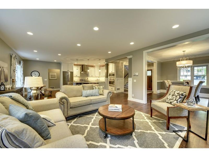 6233 Crescent Dr, Edina, MN 55436