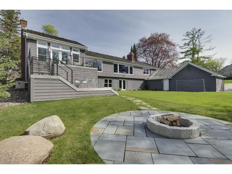 6501 Parkwood Rd, Edina, MN 55436