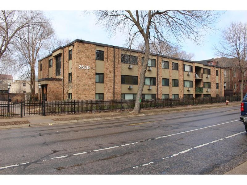 2530 1st Ave S #N303, Minneapolis, MN 55404