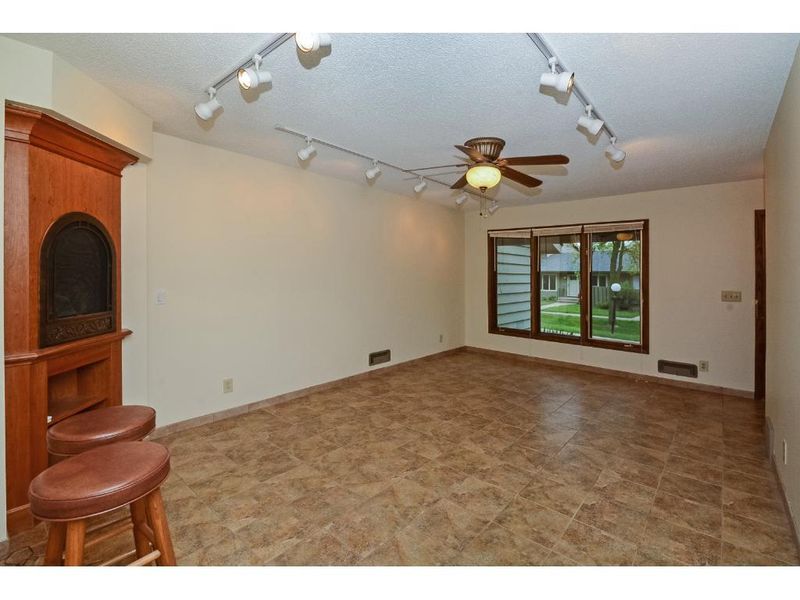 51 Windsor Ct, New Brighton, MN 55112